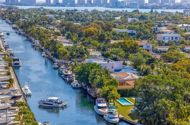 Building Photo - 13499 Biscayne Blvd
