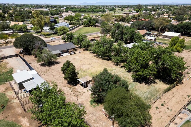 Building Photo - 23265 Vía Del Arroyo