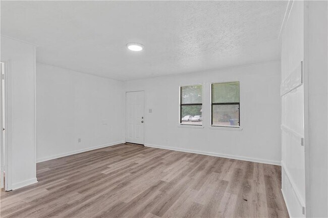 Building Photo - 200 Tanglewood Dr