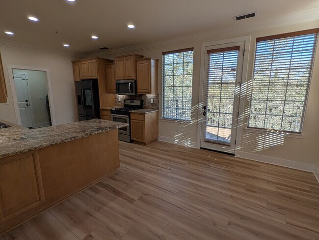 Building Photo - 5592 Diamond Ridge Dr