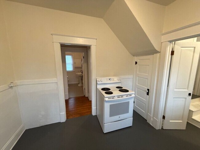 Building Photo - 244 14th St SE