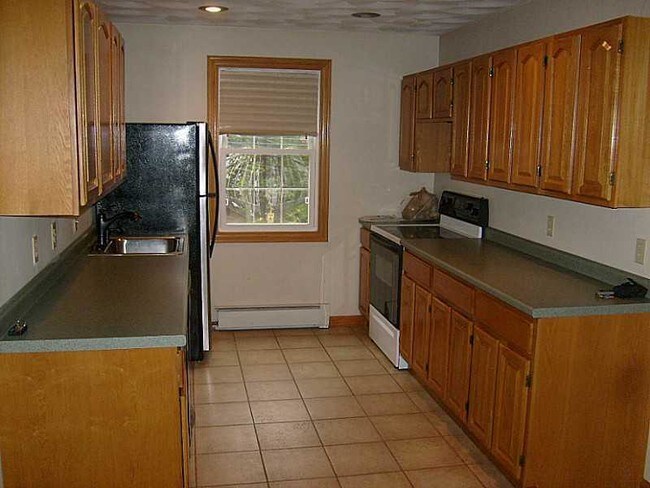 Building Photo - 51 Shattock Ave