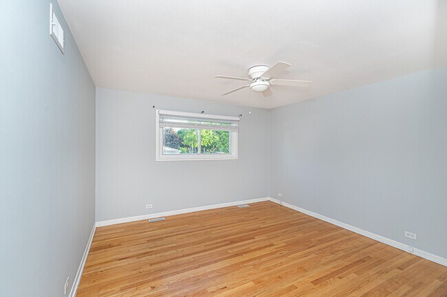 Building Photo - 1403 E Lillian Ave