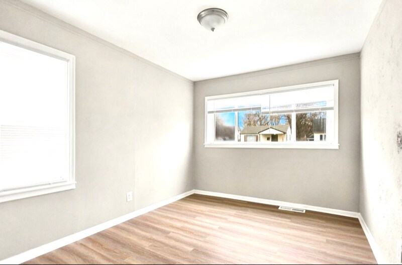 Building Photo - 8499 Meadow Ave