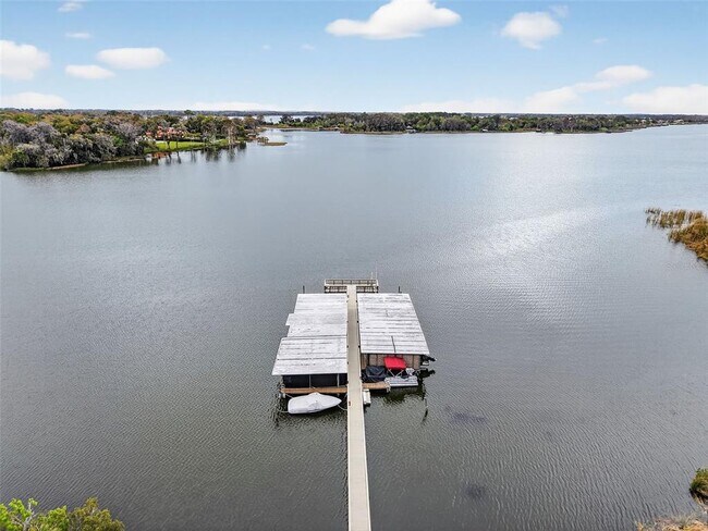 Building Photo - 618 High Point Dr