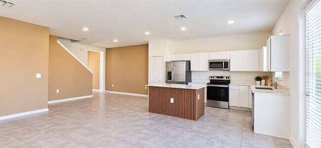 Building Photo - 161 Nine Iron Dr