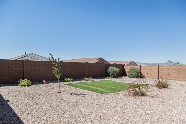 Building Photo - 5013 W Paseo Rancho Acero