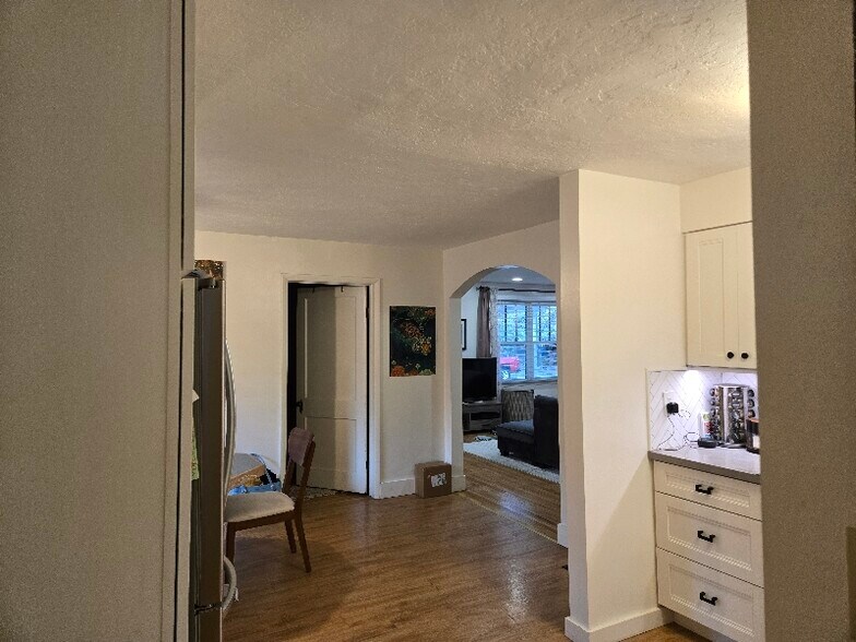 Building Photo - 745 Lennox St