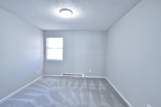 Building Photo - 8609 Holmes Rd