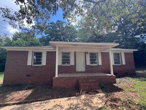 Building Photo - 88 Poplar Dr