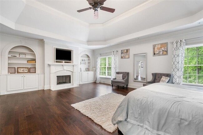 Building Photo - 882 Hallbrook Ln
