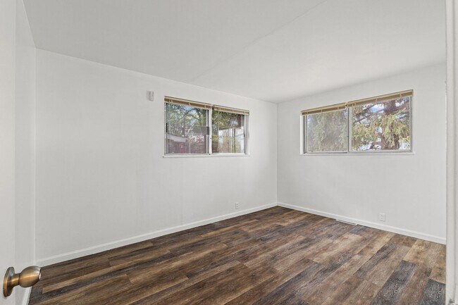 Building Photo - Newly Renovated 3BR + Finished Basement