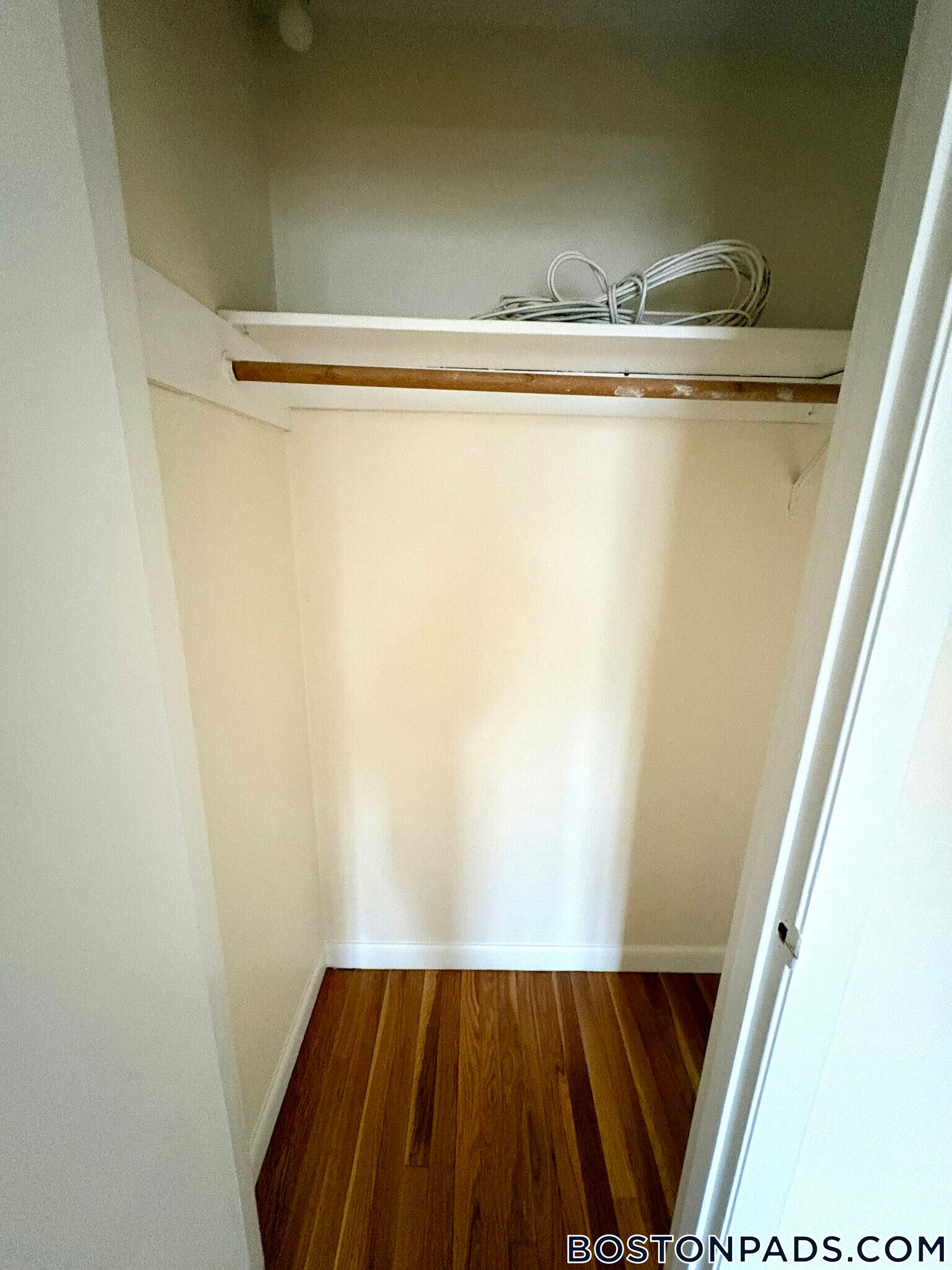 Building Photo - 122 Dustin St