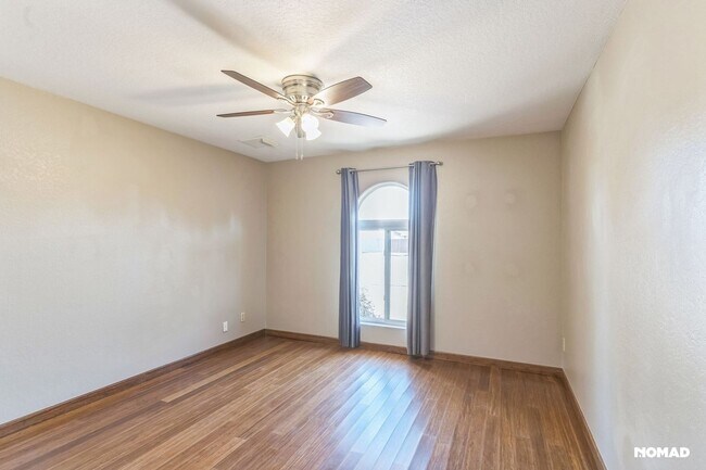 Building Photo - Charming 3BR House in Scottsdale with new ...