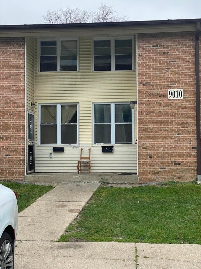 Building Photo - 9010 N 95th St