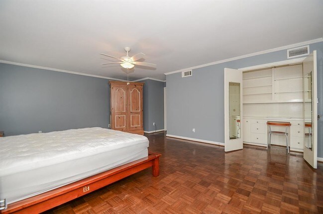 Building Photo - 8606 Oakford Dr