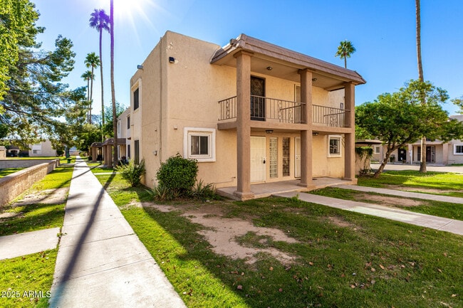 Building Photo - 7126 N 19th Ave