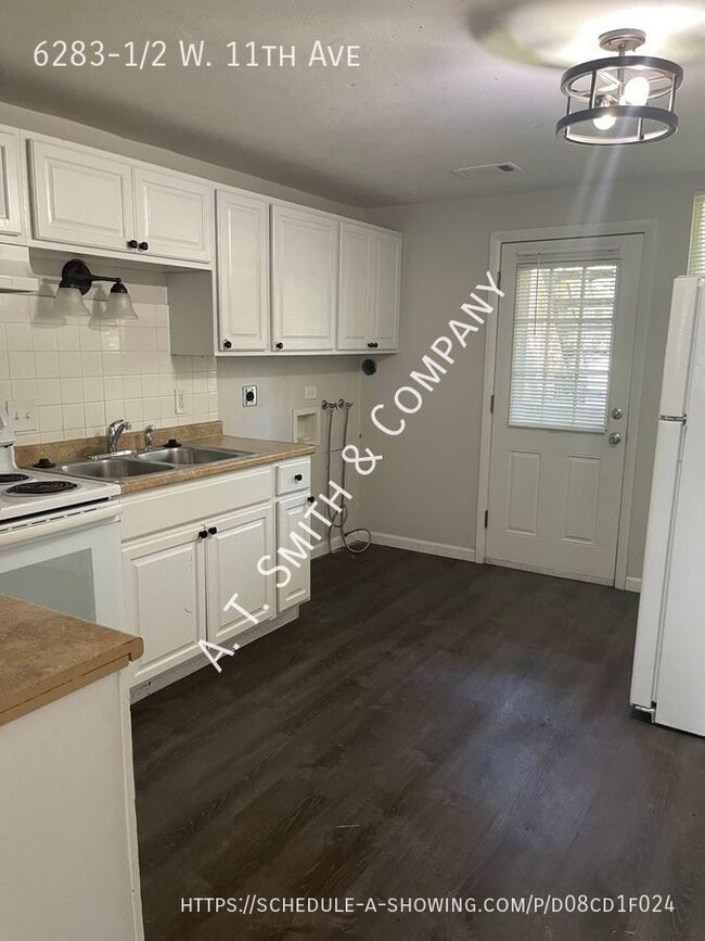 Primary Photo - Remodeled Lakewood 2 Bedroom with Washer/D...