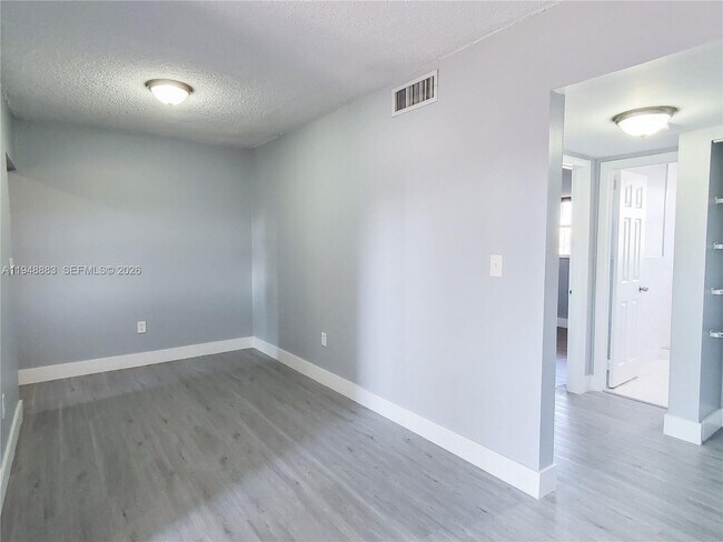 Building Photo - 1265 W 24th St