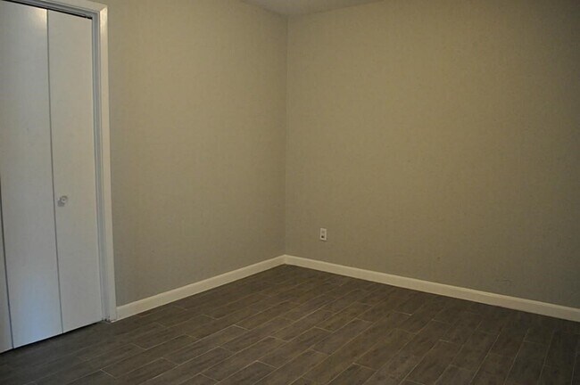 Building Photo - 2311 Leaman Ave