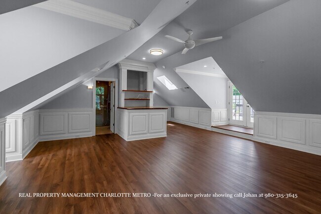 Building Photo - 529 Queens Rd