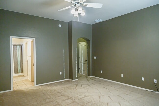 Building Photo - 7561 E Truces Pl