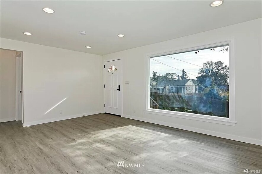 Building Photo - 3716 S Roxbury St