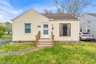 Building Photo - 12804 Kirton Ave