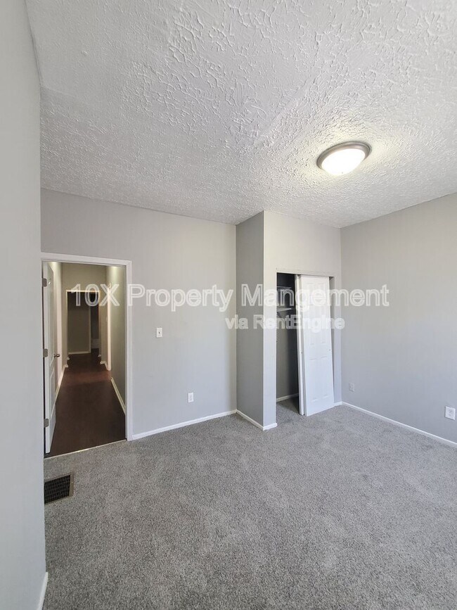 Building Photo - 100 N Harris Ave