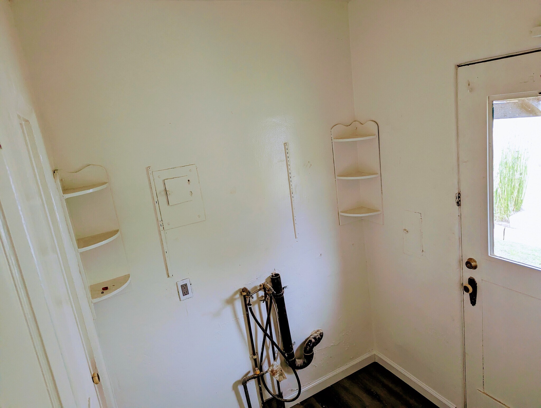 Laundry room - 1128 16th St