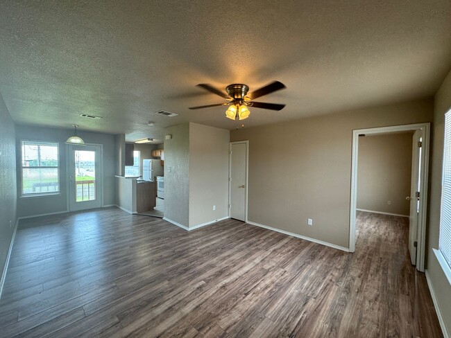 Building Photo - 5702 Greengate Dr