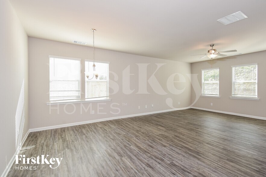 Building Photo - 4954 Hillstone Dr