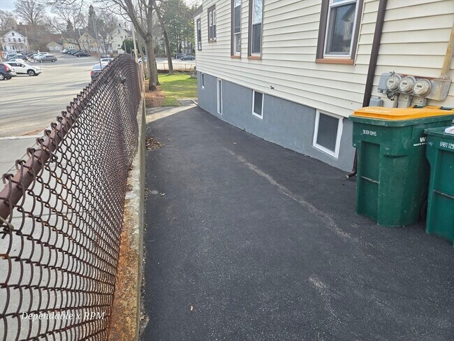 Building Photo - 232 Nahatan St