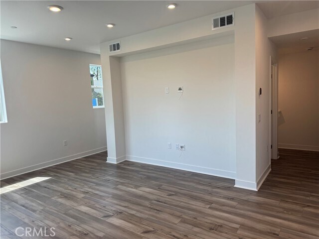Building Photo - 707 S Lyon St