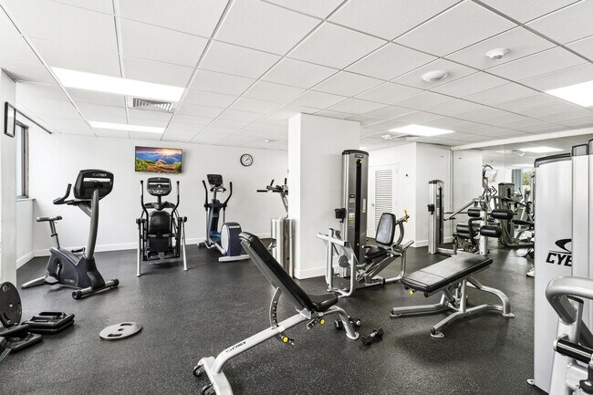 Building Photo - 5600 N Flagler Dr