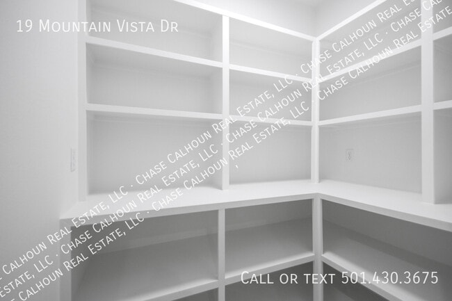 Building Photo - 19 Mountain Vista Dr