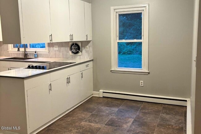 Building Photo - 4 Willey St