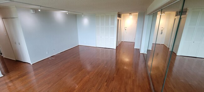 Building Photo - 3883 Turtle Creek Blvd