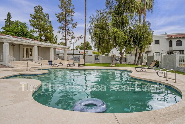Building Photo - 850 S River Dr