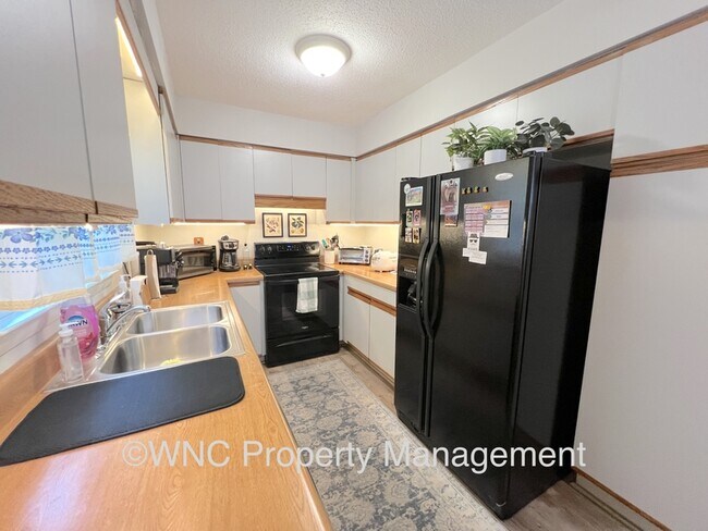 Building Photo - 53 Tipperary Dr