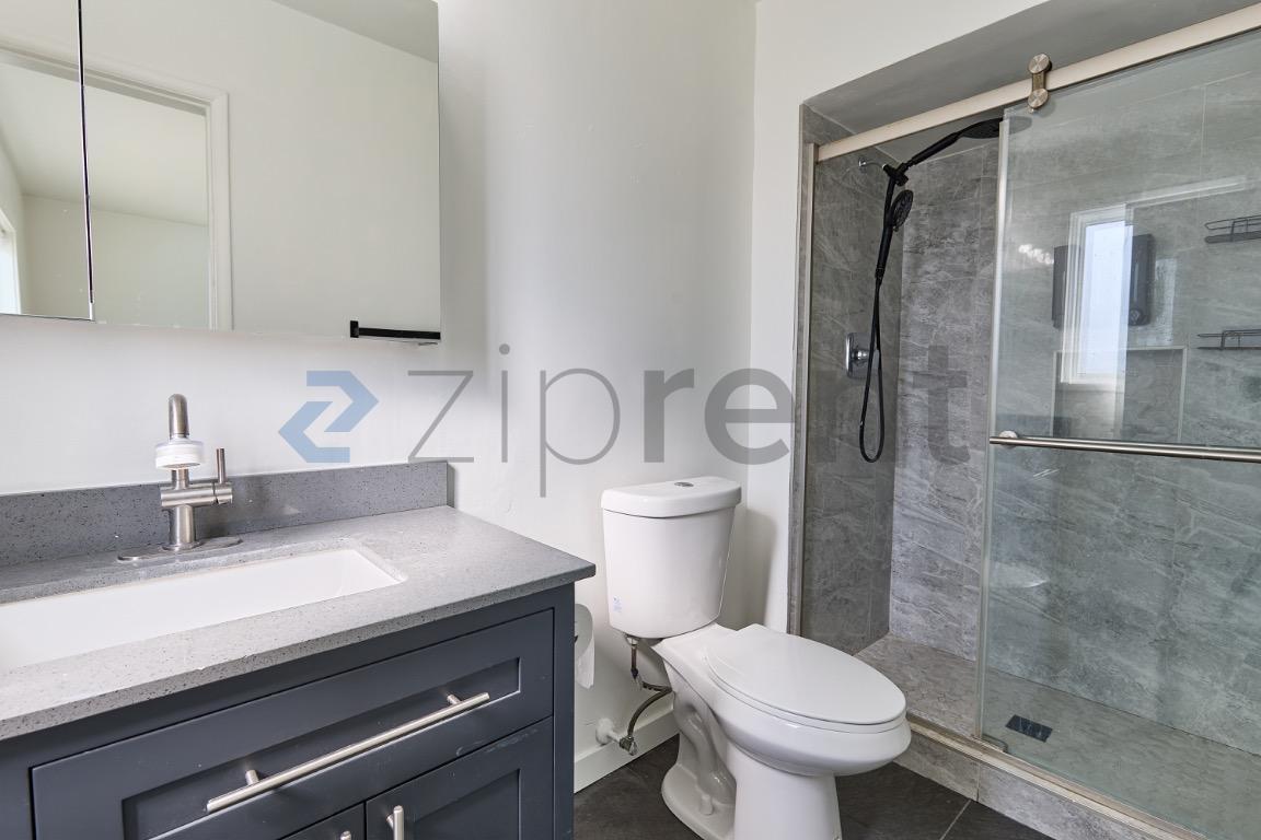 Building Photo - 1410 Central Ave