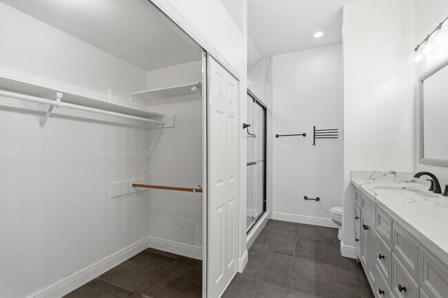 Building Photo - 7815 Royan Dr