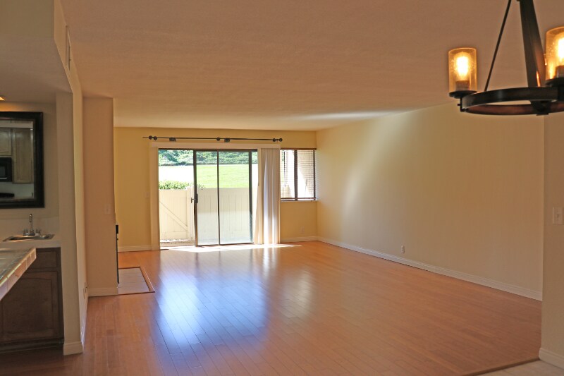 Building Photo - 2639 Pirineos Way