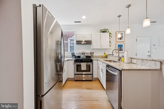 Building Photo - 2025 13th St NW