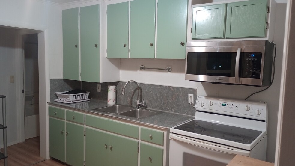 Kitchen - 203 W Main St