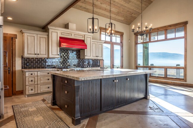 Building Photo - Magnificent Mountain Retreat in Oakley, Utah