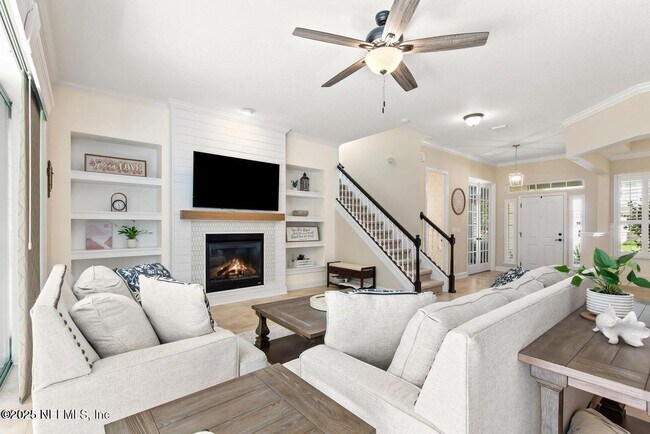 Building Photo - 350 Brambly Vine Dr
