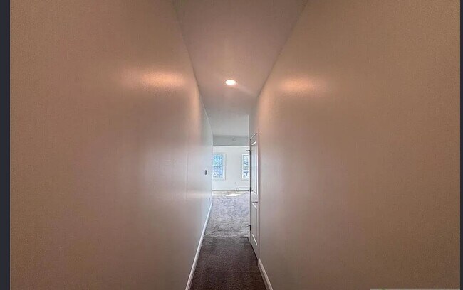 Building Photo - 69 E Goepp St