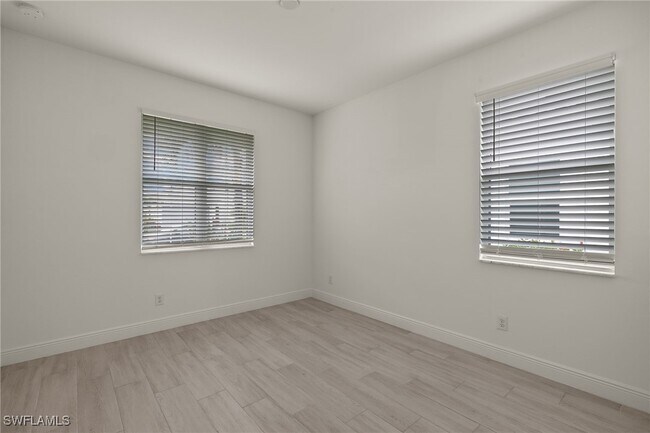 Building Photo - 8880 Redonda Dr