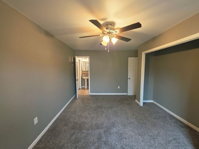 Building Photo - 3 Bedroom 1.5 BA Hubert